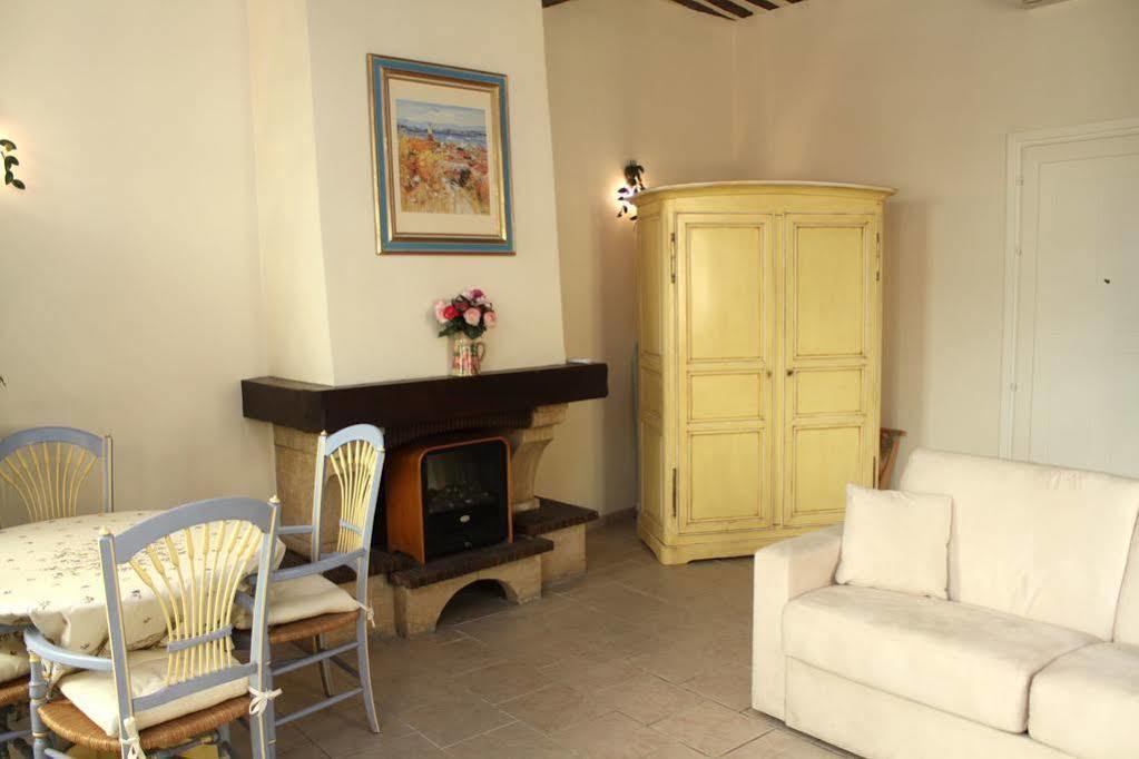 Very Charming Studio Apartment On Port In Cannes A Short Walk To Palais With Aircon And Internet 411 المظهر الخارجي الصورة