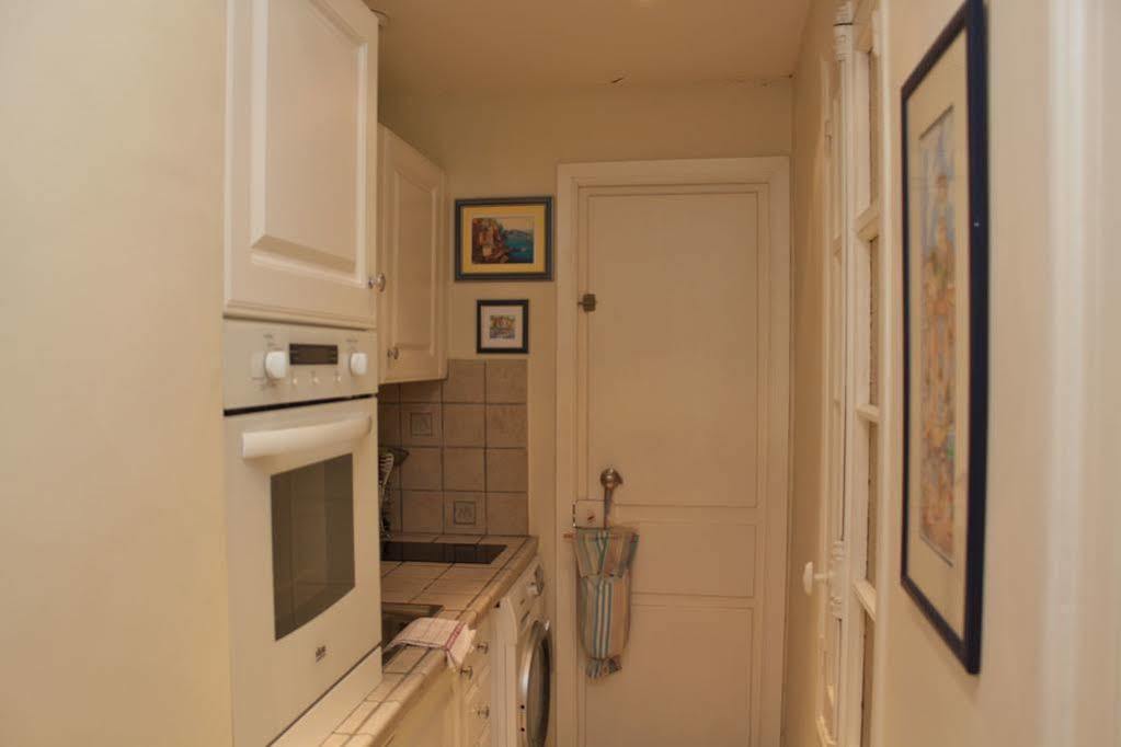 Very Charming Studio Apartment On Port In Cannes A Short Walk To Palais With Aircon And Internet 411 المظهر الخارجي الصورة