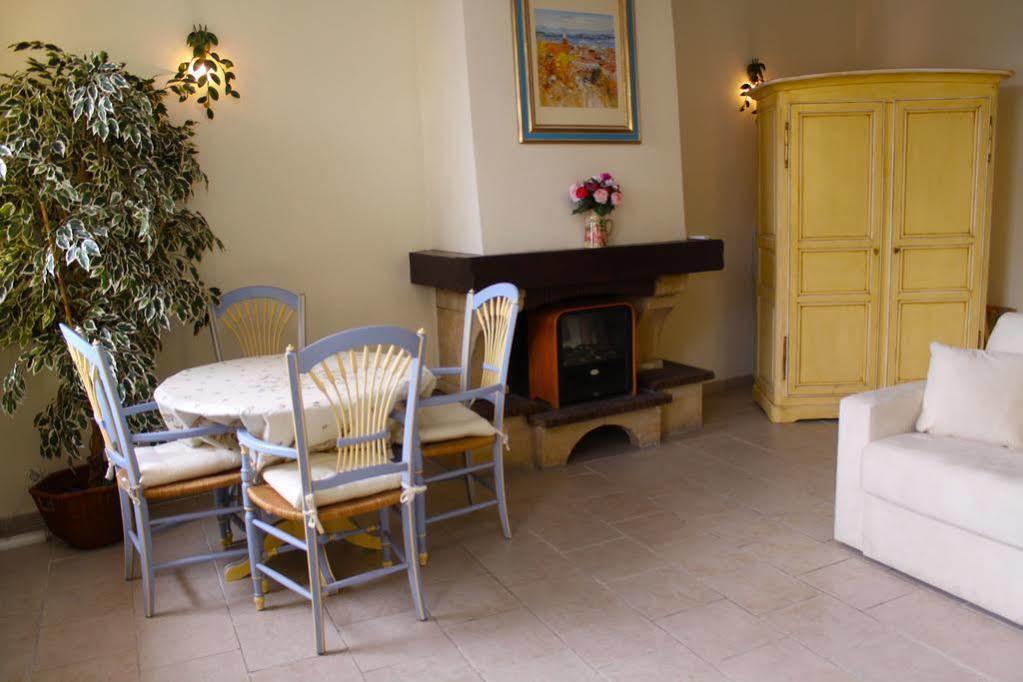 Very Charming Studio Apartment On Port In Cannes A Short Walk To Palais With Aircon And Internet 411 المظهر الخارجي الصورة