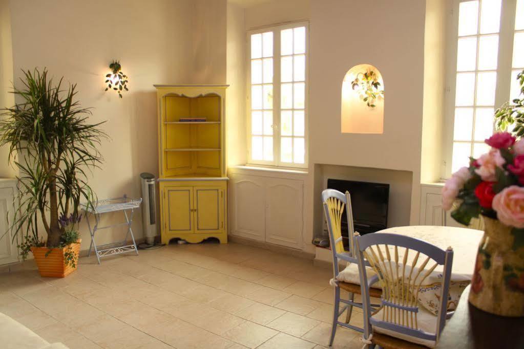 Very Charming Studio Apartment On Port In Cannes A Short Walk To Palais With Aircon And Internet 411 المظهر الخارجي الصورة