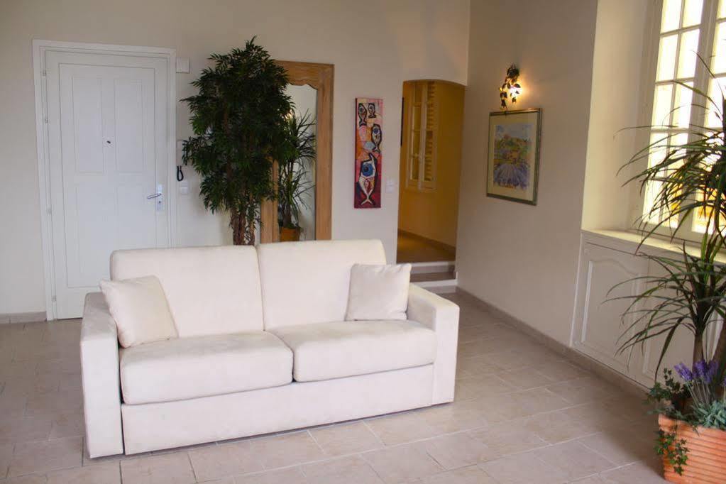 Very Charming Studio Apartment On Port In Cannes A Short Walk To Palais With Aircon And Internet 411 المظهر الخارجي الصورة