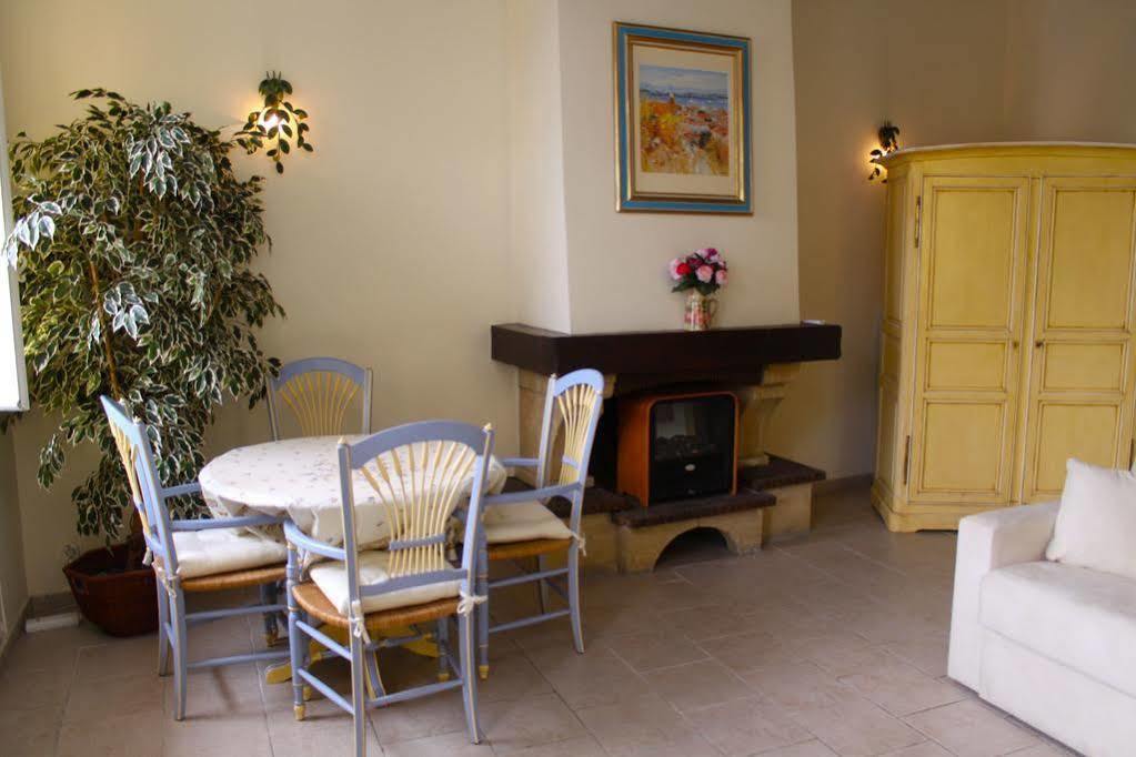 Very Charming Studio Apartment On Port In Cannes A Short Walk To Palais With Aircon And Internet 411 المظهر الخارجي الصورة