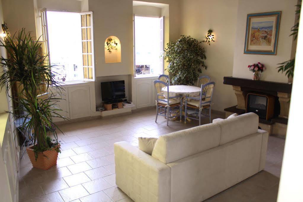 Very Charming Studio Apartment On Port In Cannes A Short Walk To Palais With Aircon And Internet 411 المظهر الخارجي الصورة